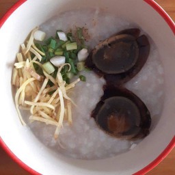 โจ๊กเปล่า+ไข่เยี่ยวม้า