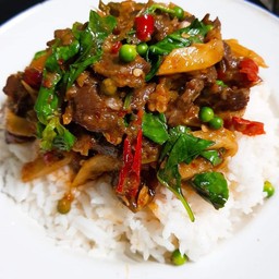 ผัดพริกแกง