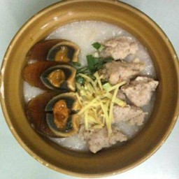 โจ๊กหมู+ไข่เยี่ยวม้า