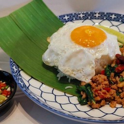 ข้าวกระเพราหมูสับ(ราคาไม่รวมไข่ดาว)