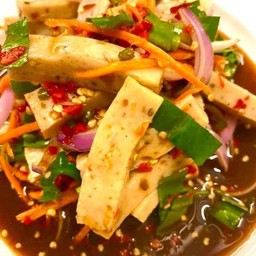 ยำหมูยอ