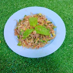 ยำกุ้งเต้นโคโยตี้-ตลาดลานปูน