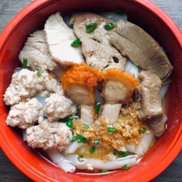 ก๋วยจั๊บเจ๊อ้วนคลองเตย(เจ้าเก่า) สุขุมวิท81