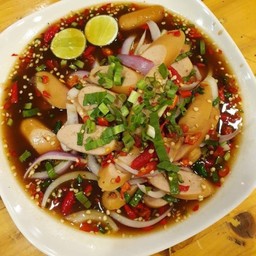 ยำไส้กรอก