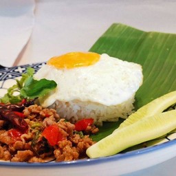 ข้าวกระเพราเนื้อ