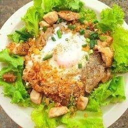 ก๋วยเตี๋ยวคั่วทะเลไข่อบ