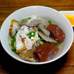 เกาเหลาเลือดหมู