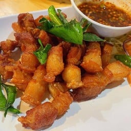 หมูสามชั้นทอดน้ำปลา