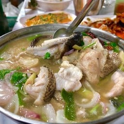 ต้มยำหัวปลาเก๋า น้ำใส