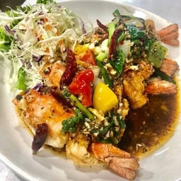 กุ้งแม่น้ำราดซอสมะขาม