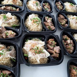 Baked Pork Ribs Wonton Noodles
