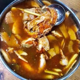 แกงส้มปูไข่หน่อไม้ดอง