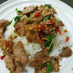 ข้าวกระเพราหมูชิ้น