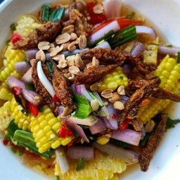 ยำข้าวโพดปลากรอบ