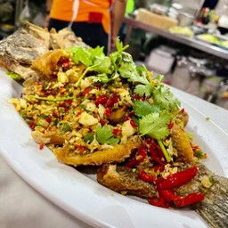 กะพงผัดพริกเกลือ