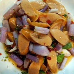 ยำไส้กรอก