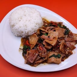 ข้าวกระเพราเบคอน