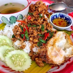 กะเพราโบราณซุปเปอร์เล้งแซ่บบbyเชฟพลอยใส ชื่อนี้มีแต่ความอร่อย