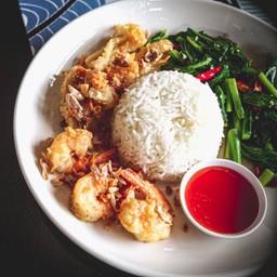 ข้าวคะน้าทะเลทอด