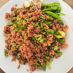 ก้อยเนื้อมะนาวดิบ