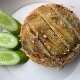 ข้าวผัดน้ำพริกนรกปลาสลิด