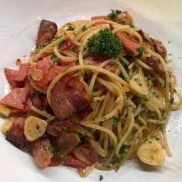 สปาเก็ตตี้พริกแห้งเบคอน