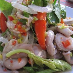 ยำไส้ตัน