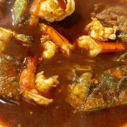 แกงส้มกุ้งชะอม ชาม