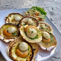 หอยเชลล์ย่างเนย