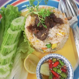 ข้าวผัดเนื้อ