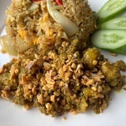 ข้าวผัดผงกะหรี่สมองขมิ้น