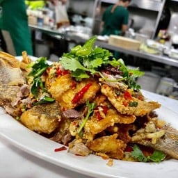 กะพงคั่วพริกกระเทียม