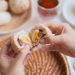 ซาลาเปา โฮลวีท (อกไก่,ไข่ต้ม)