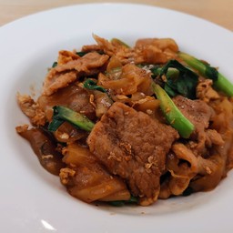 ผัดชีอิ้วหมู