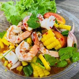ยำแซ่บ & ลูกชิ้นทอด @ หน้าโรงพยายาลเชียงใหม่ใกล้หมอ