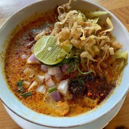 ข้าวซอยรวม เนื้อ + ไก่