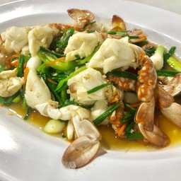 กรรเชียงปูผัดต้นหอม