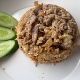 ข้าวผัดน้ำพริกนรกดาวกระจายกระเทียมกรอบ