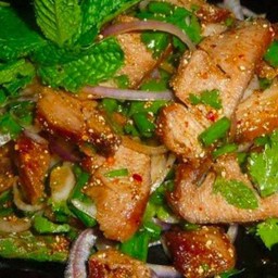 น้ำตกคอหมูย่าง