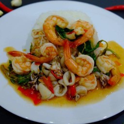 ครัวอิ่มสุข อาหารตามสั่ง