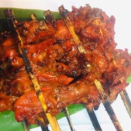 โครงไก่ย่าง  7 ไม้  ข้าวเหนียว 1 ห่อ