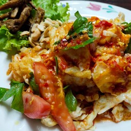 ยำไข่ดาว