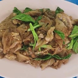 ราดหน้ายอดผักครัวตายุ่ง สะพานใหม่