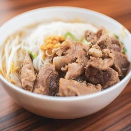 มุม21 ก๋วยเตี๋ยวหมูตุ๋น ร้านอร่อยพัทยา