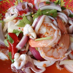 ยำกุ้งหมึก