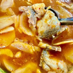 แกงส้มปลากะพงหน่อไม้ดอง(แกงสด)