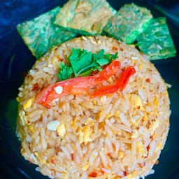 ข้าวผัดน้ำพริกตาแดง+ชะอมทอด