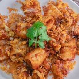 ปลาหมึกทอดกระเทียม