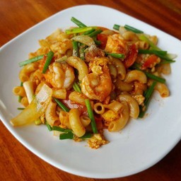 ผัดมักกะโรนีกุ้ง
