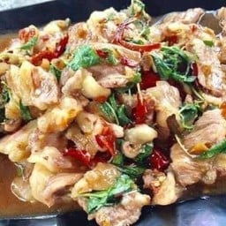 กะเพราเนื้อ